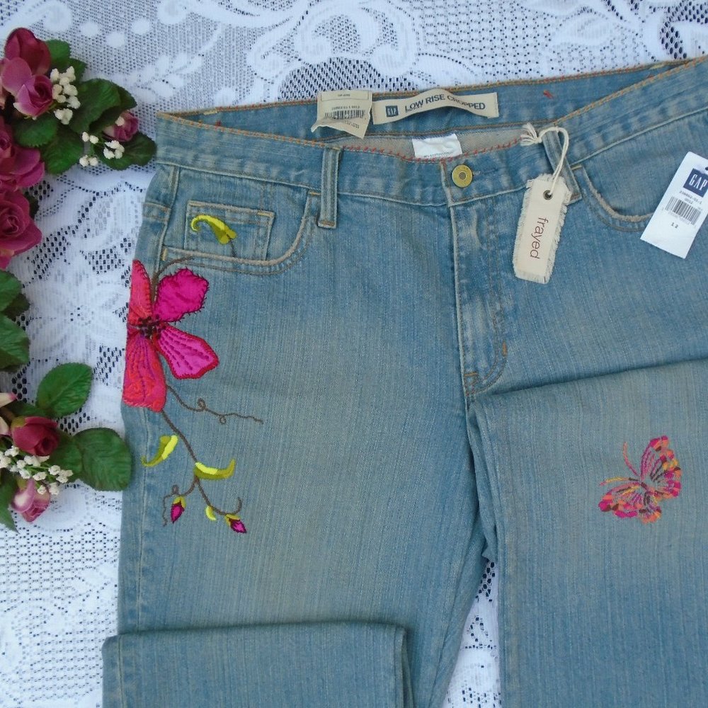 GAP Low Rise Cropped Frayed Floral Jeans